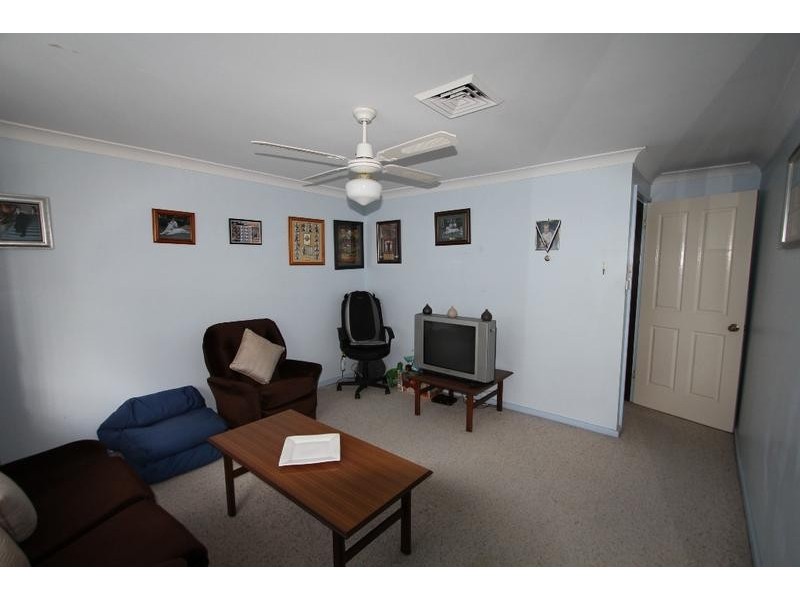 76 Trobriand Crescent, Glenfield NSW 2167