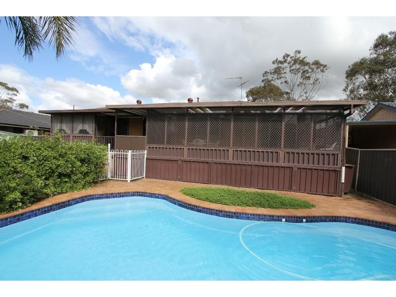 76 Trobriand Crescent, Glenfield NSW 2167