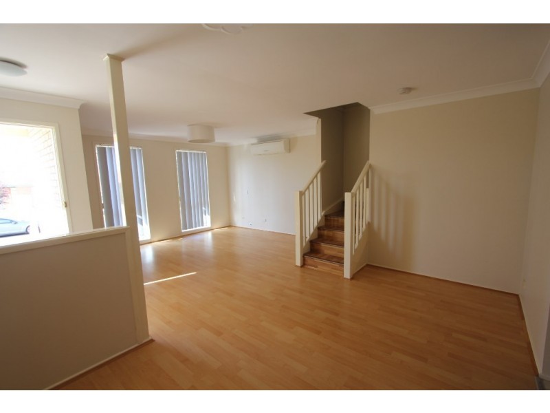 52 Minnamurra Cct, Prestons NSW 2170