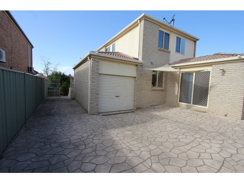 52 Minnamurra Cct, Prestons NSW 2170