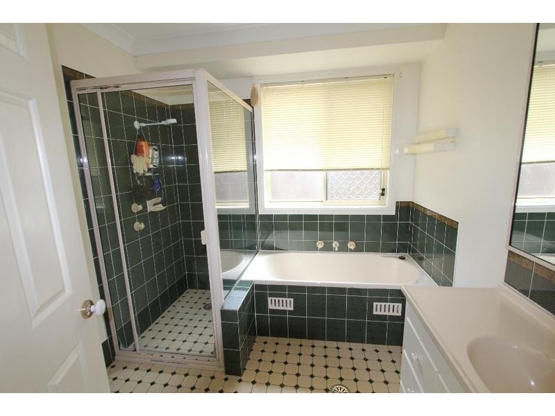 17 Swan Circuit, Green Valley NSW 2168