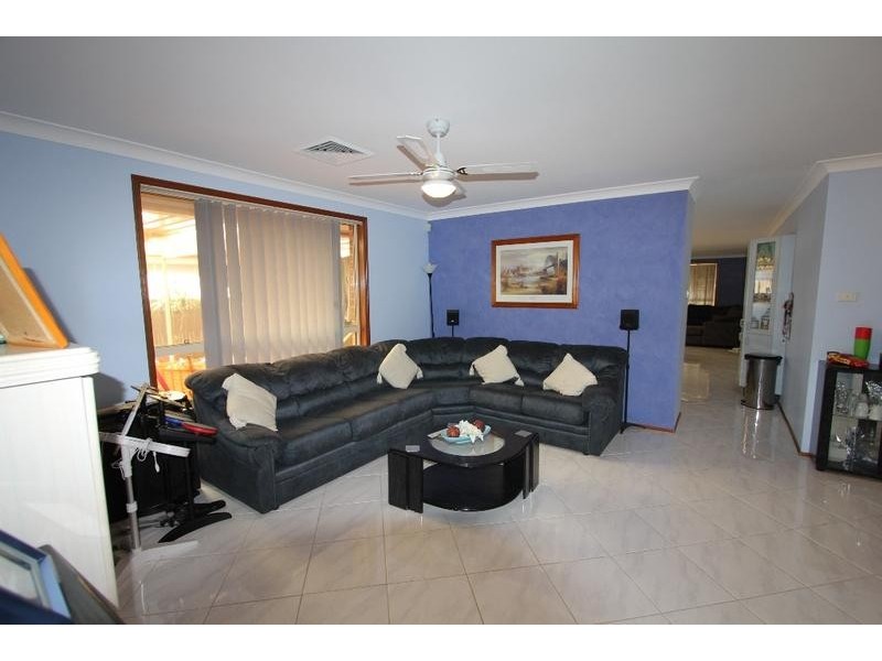 7 Walgett Close, Hinchinbrook NSW 2168