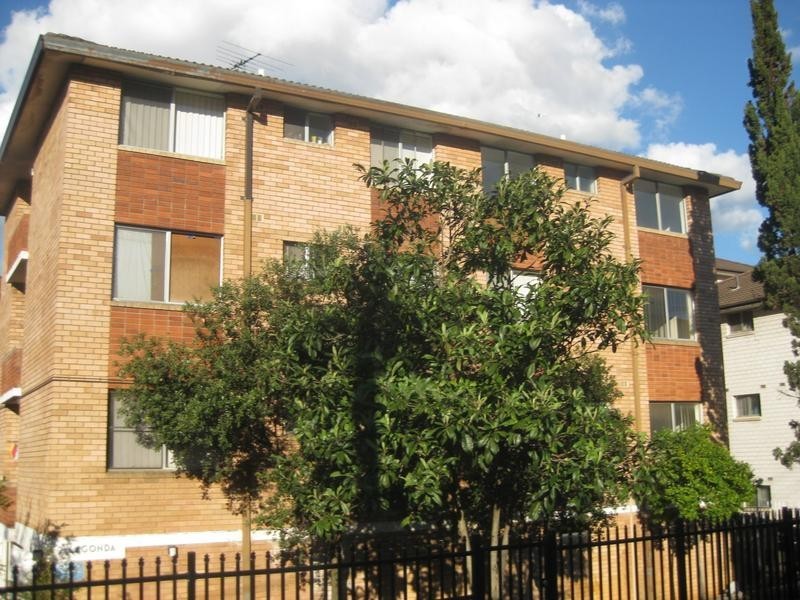 3/2 Forbes St, Warwick Farm NSW 2170
