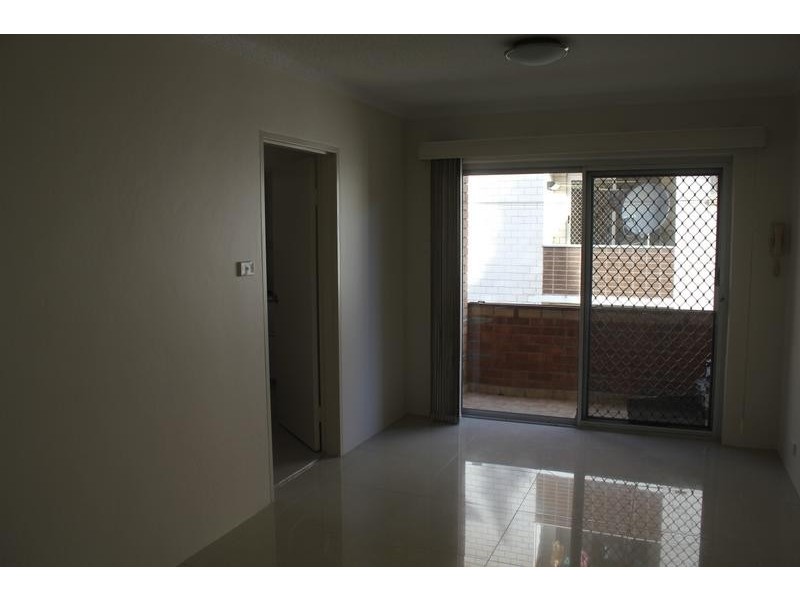 3/2 Forbes St, Warwick Farm NSW 2170