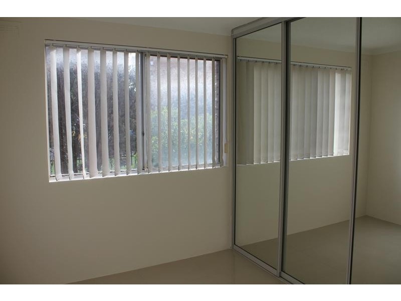 3/2 Forbes St, Warwick Farm NSW 2170