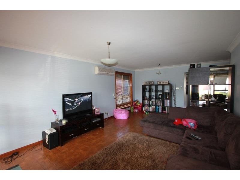 1/36 Flinders Crescent, Hinchinbrook NSW 2168