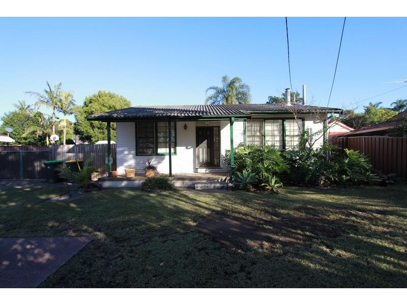 14 Governor Macquarie Drive, Chipping Norton NSW 2170