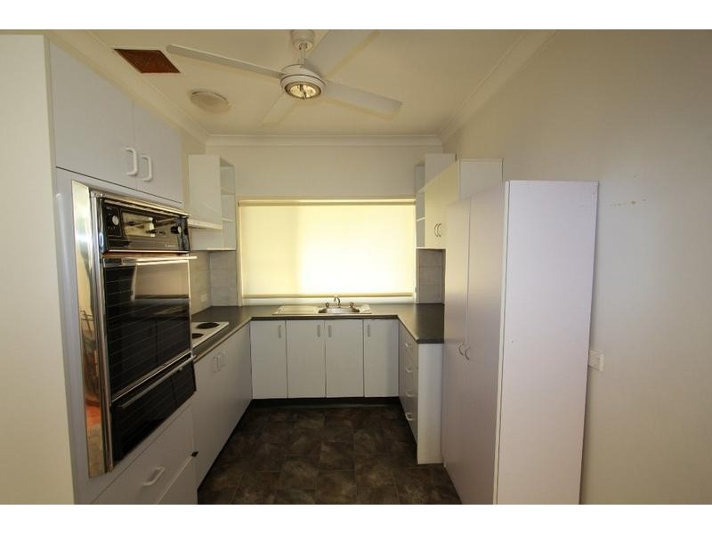 14 Governor Macquarie Drive, Chipping Norton NSW 2170