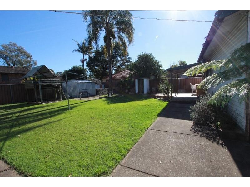 14 Governor Macquarie Drive, Chipping Norton NSW 2170