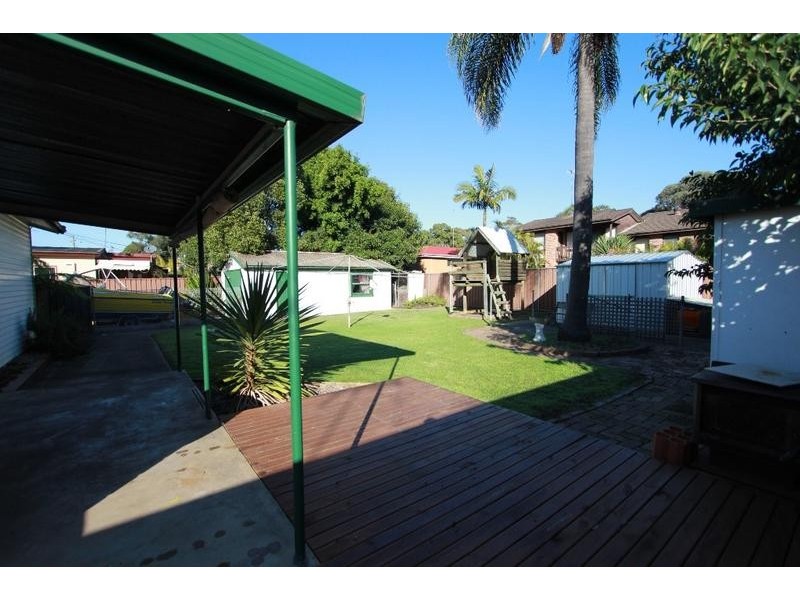 14 Governor Macquarie Drive, Chipping Norton NSW 2170