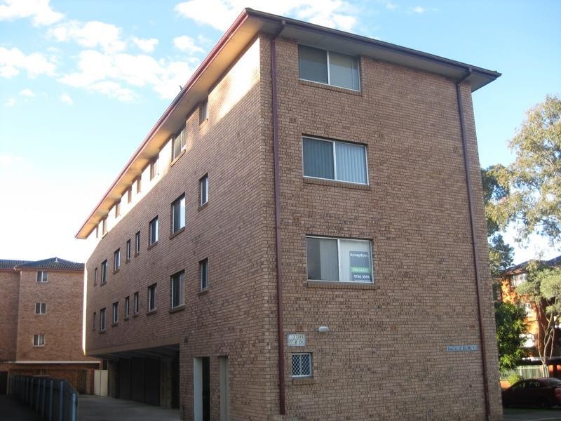 1/1 Lachlan Street, Liverpool NSW 2170