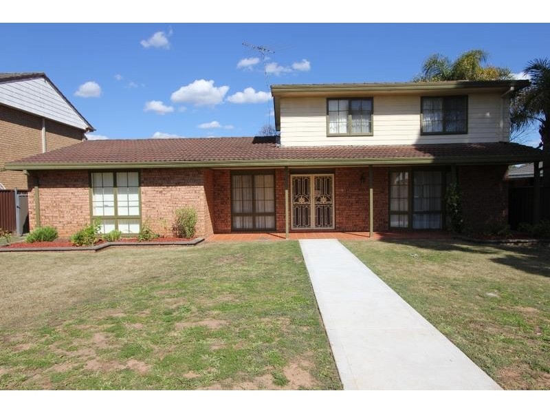 19 Lavington Ave, Chipping Norton NSW 2170