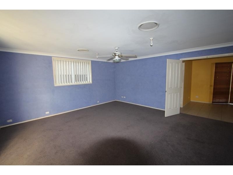 19 Lavington Ave, Chipping Norton NSW 2170
