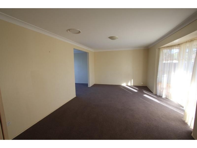 19 Lavington Ave, Chipping Norton NSW 2170