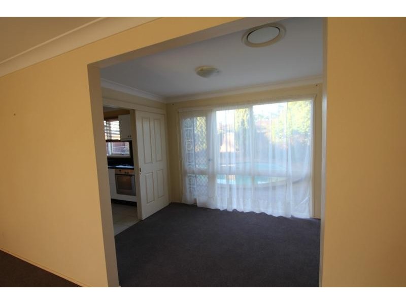 19 Lavington Ave, Chipping Norton NSW 2170