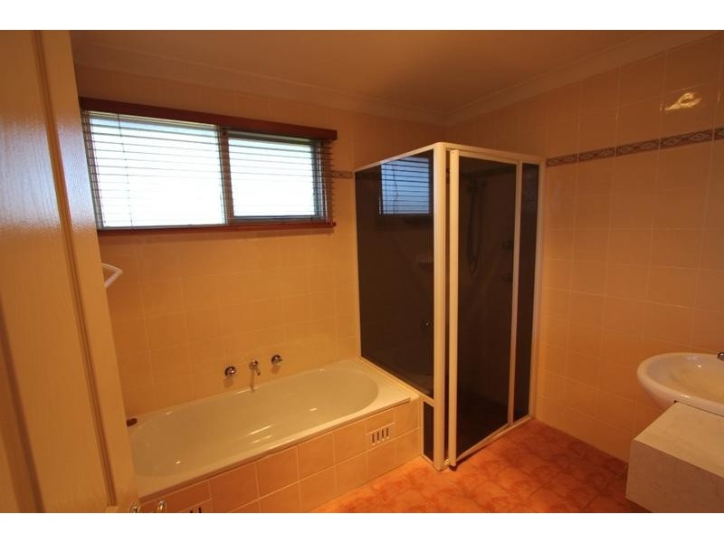 19 Lavington Ave, Chipping Norton NSW 2170