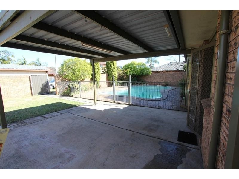 19 Lavington Ave, Chipping Norton NSW 2170