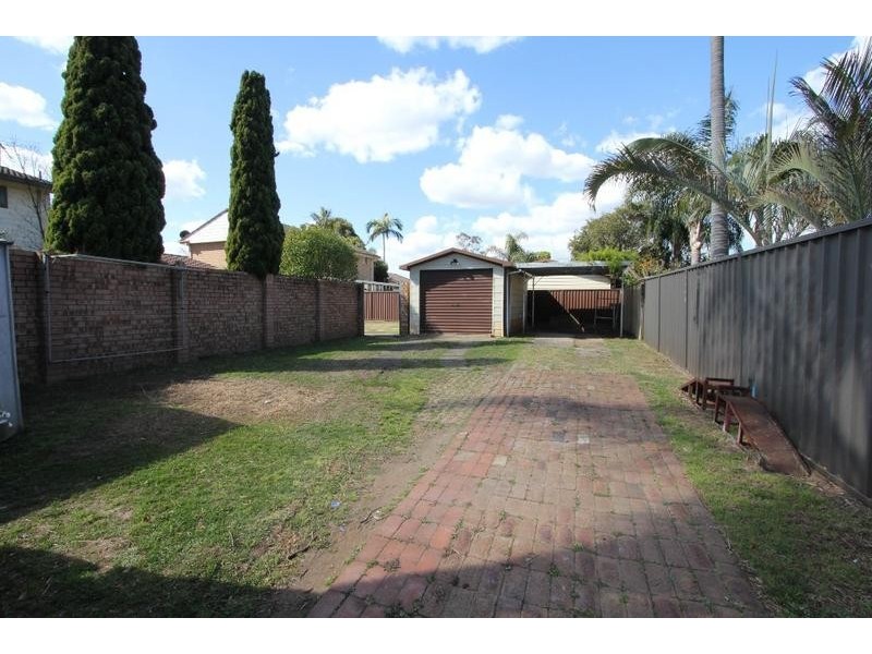 19 Lavington Ave, Chipping Norton NSW 2170