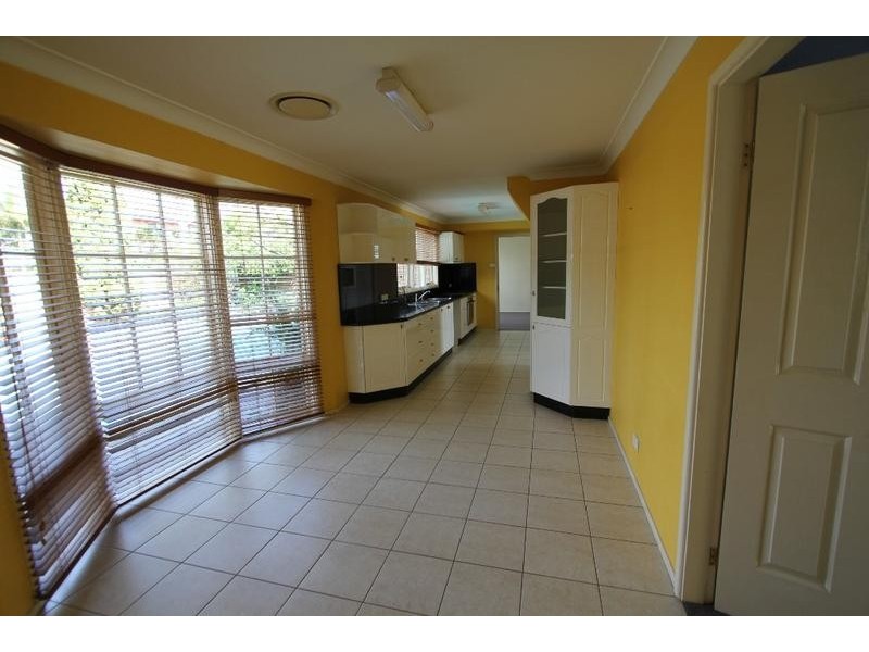 19 Lavington Ave, Chipping Norton NSW 2170
