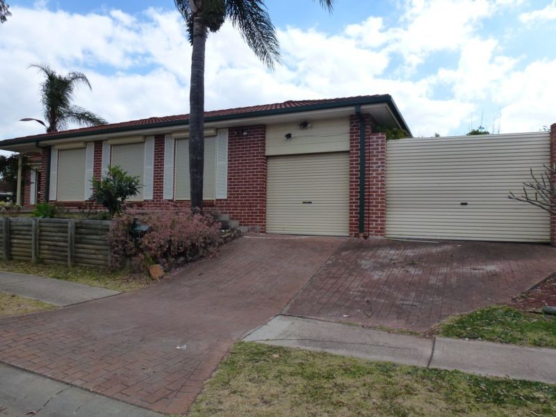 1 Swan Circuit, Green Valley NSW 2168