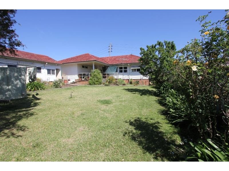 106 Hill Road, Lurnea NSW 2170