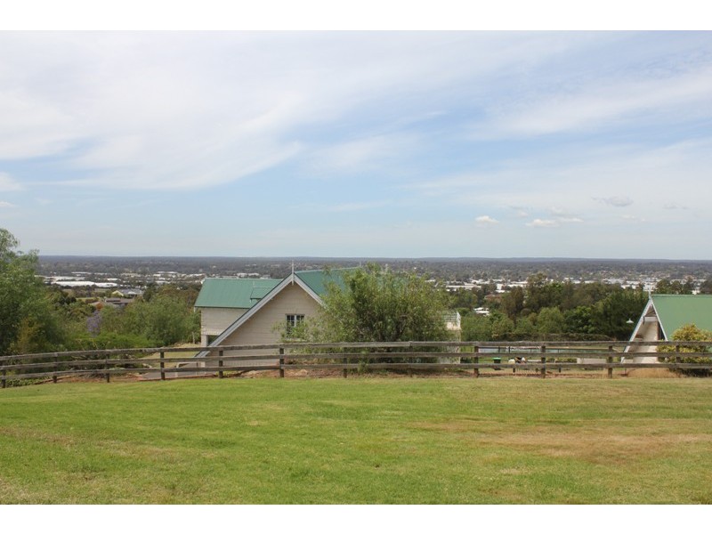 4 Blomfield Road, Denham Court NSW 2565