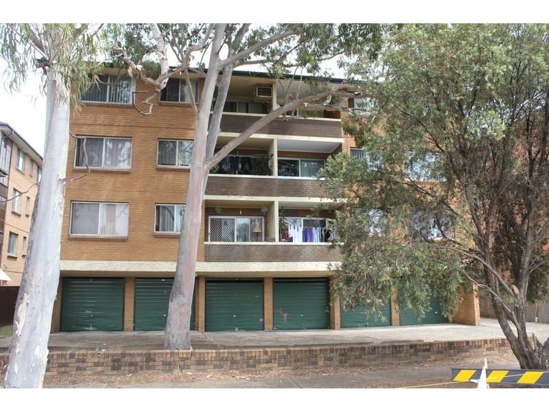 2/7 Hart Street, Warwick Farm NSW 2170