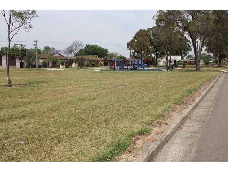 13 Joseph Street, Chipping Norton NSW 2170