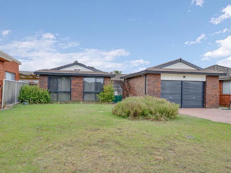 11 Joseph Street, Chipping Norton NSW 2170