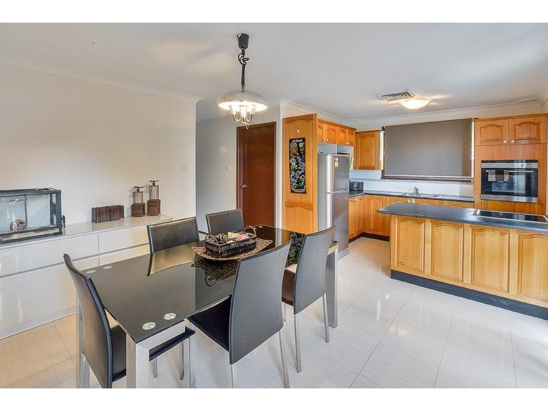 11 Joseph Street, Chipping Norton NSW 2170