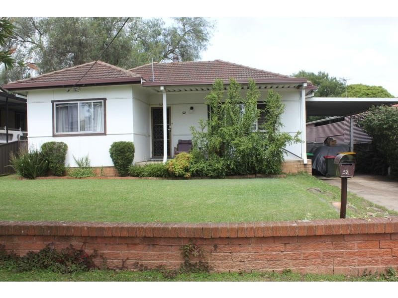 52 Lions Avenue, Lurnea NSW 2170