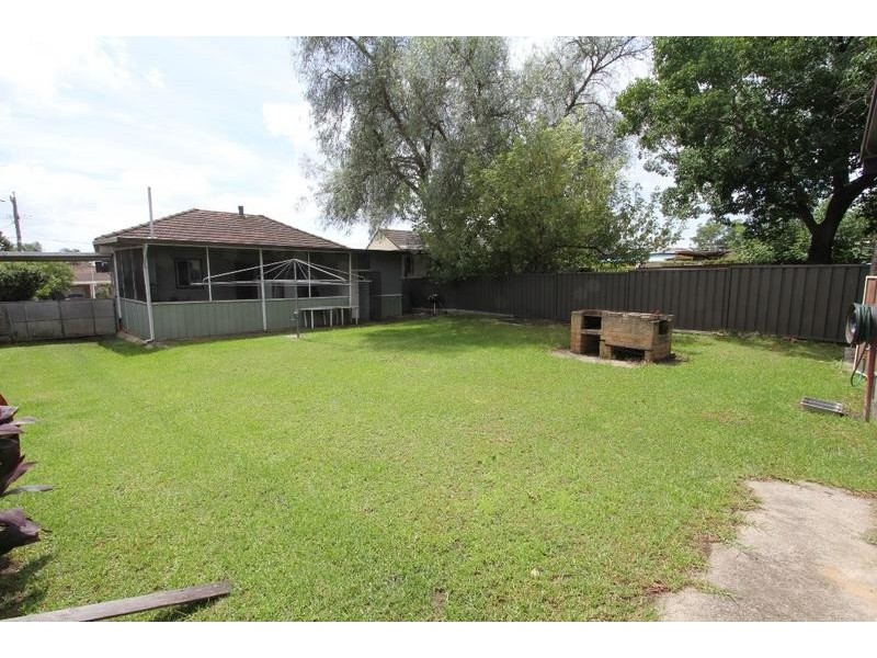 52 Lions Avenue, Lurnea NSW 2170