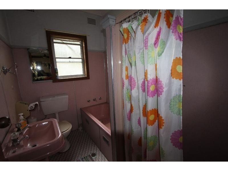 52 Lions Avenue, Lurnea NSW 2170