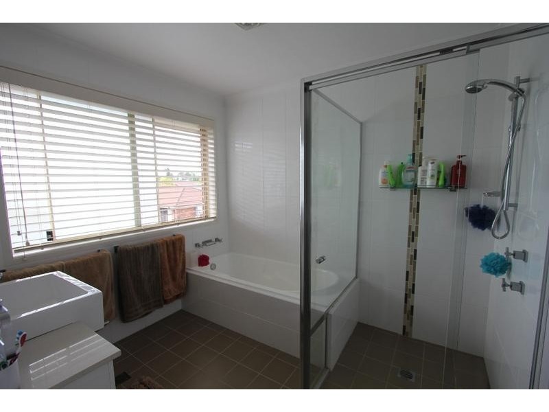 25 Banyule Court, Wattle Grove NSW 2173