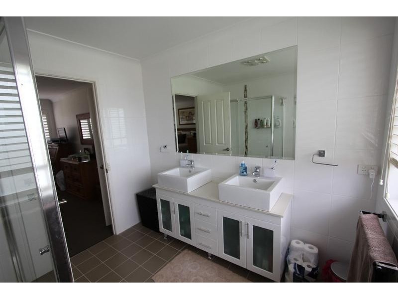 25 Banyule Court, Wattle Grove NSW 2173