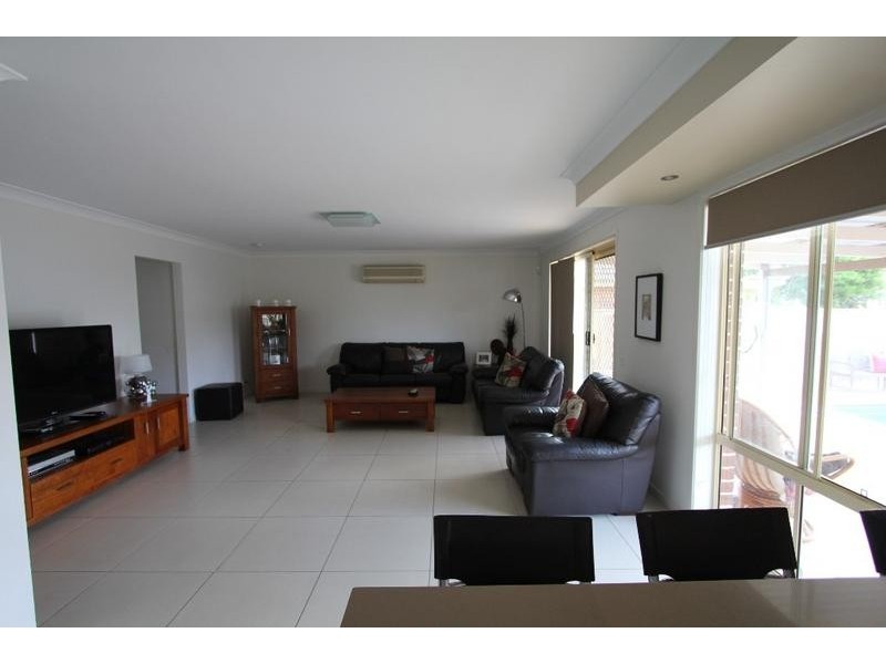 25 Banyule Court, Wattle Grove NSW 2173