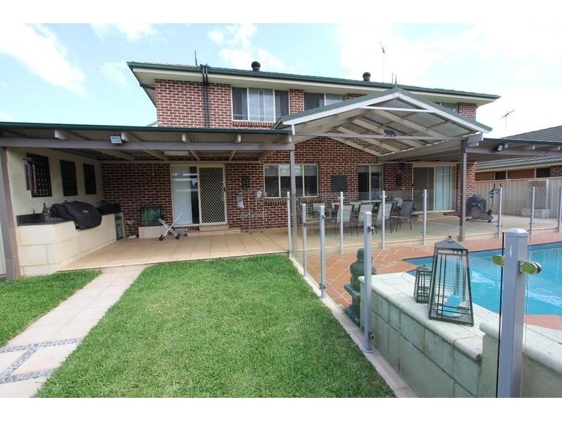 25 Banyule Court, Wattle Grove NSW 2173