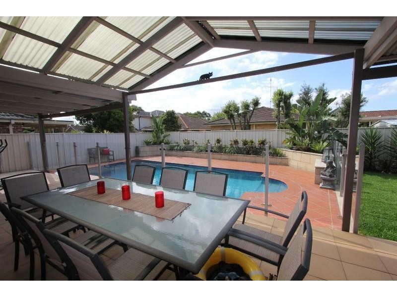 25 Banyule Court, Wattle Grove NSW 2173