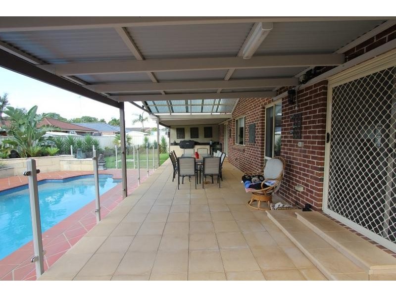 25 Banyule Court, Wattle Grove NSW 2173