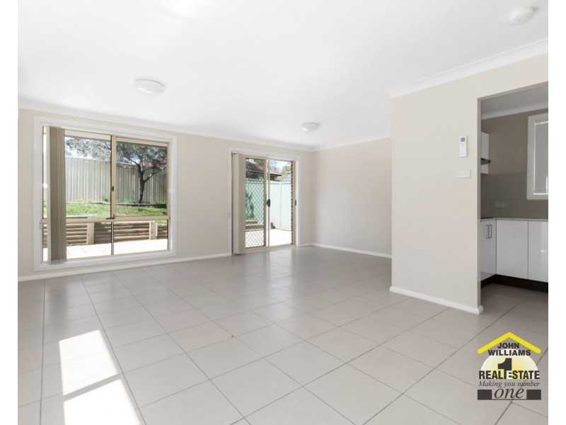 1/14 Cato Way, Casula NSW 2170