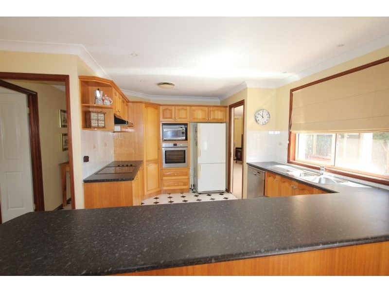 2 Quamby Court, Wattle Grove NSW 2173