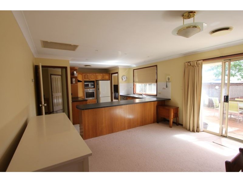 2 Quamby Court, Wattle Grove NSW 2173