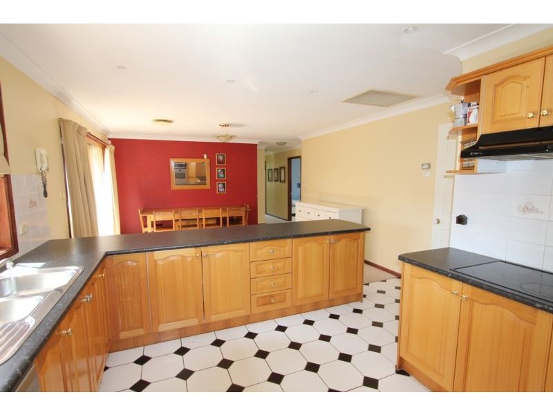 2 Quamby Court, Wattle Grove NSW 2173