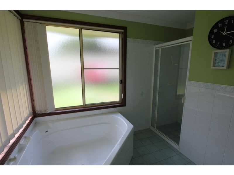 2 Quamby Court, Wattle Grove NSW 2173