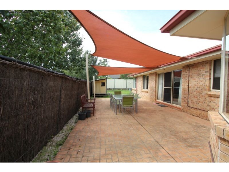 2 Quamby Court, Wattle Grove NSW 2173