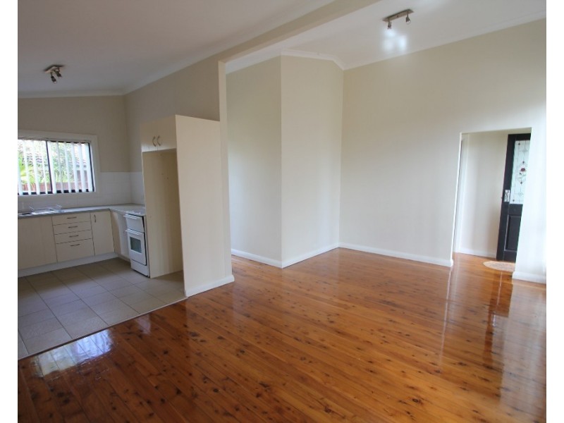 1/28 Wordsworth Avenue, Leumeah NSW 2560