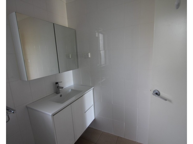 1/28 Wordsworth Avenue, Leumeah NSW 2560