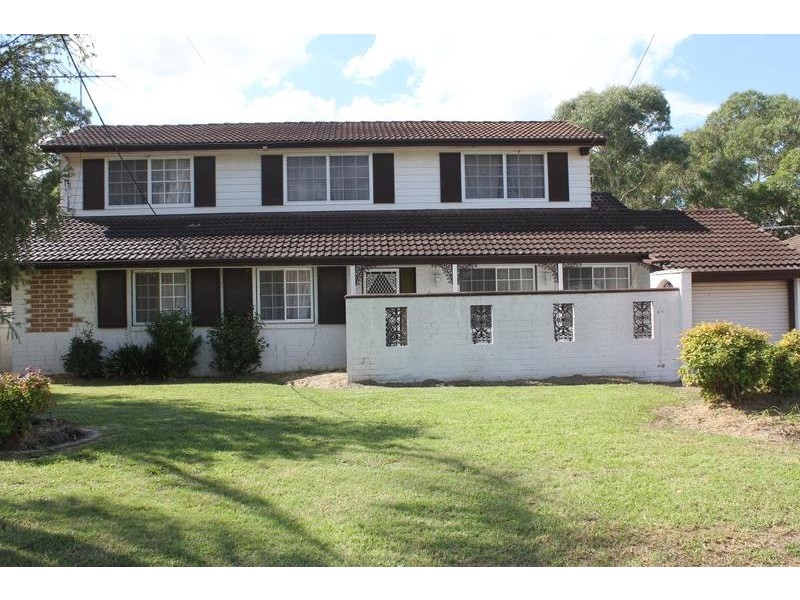 6 Hind Place, Chipping Norton NSW 2170
