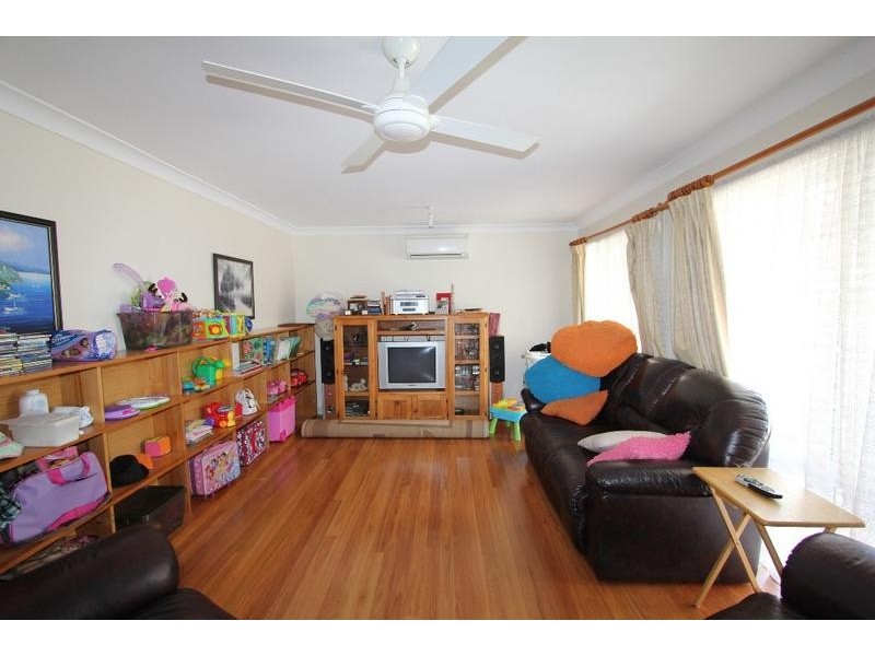 6 Hind Place, Chipping Norton NSW 2170