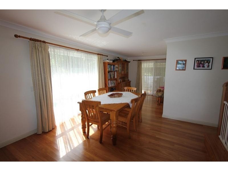 6 Hind Place, Chipping Norton NSW 2170